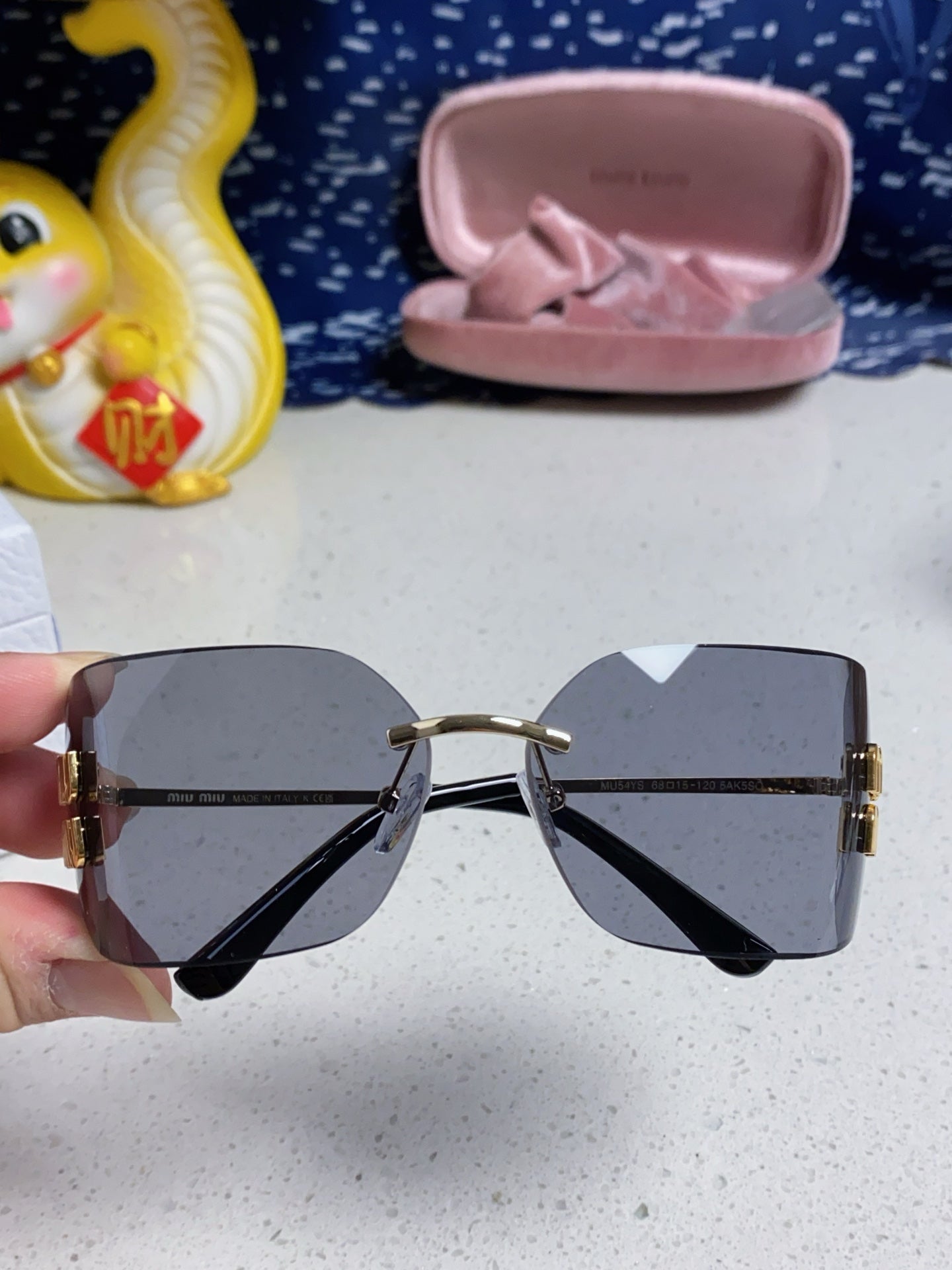 Miumiu Sunglasses 559678