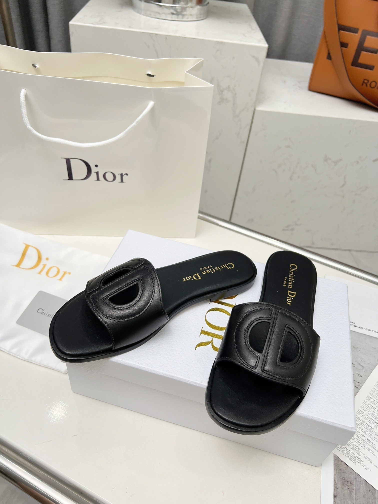 CD 25 D-Club Slide Calfskin