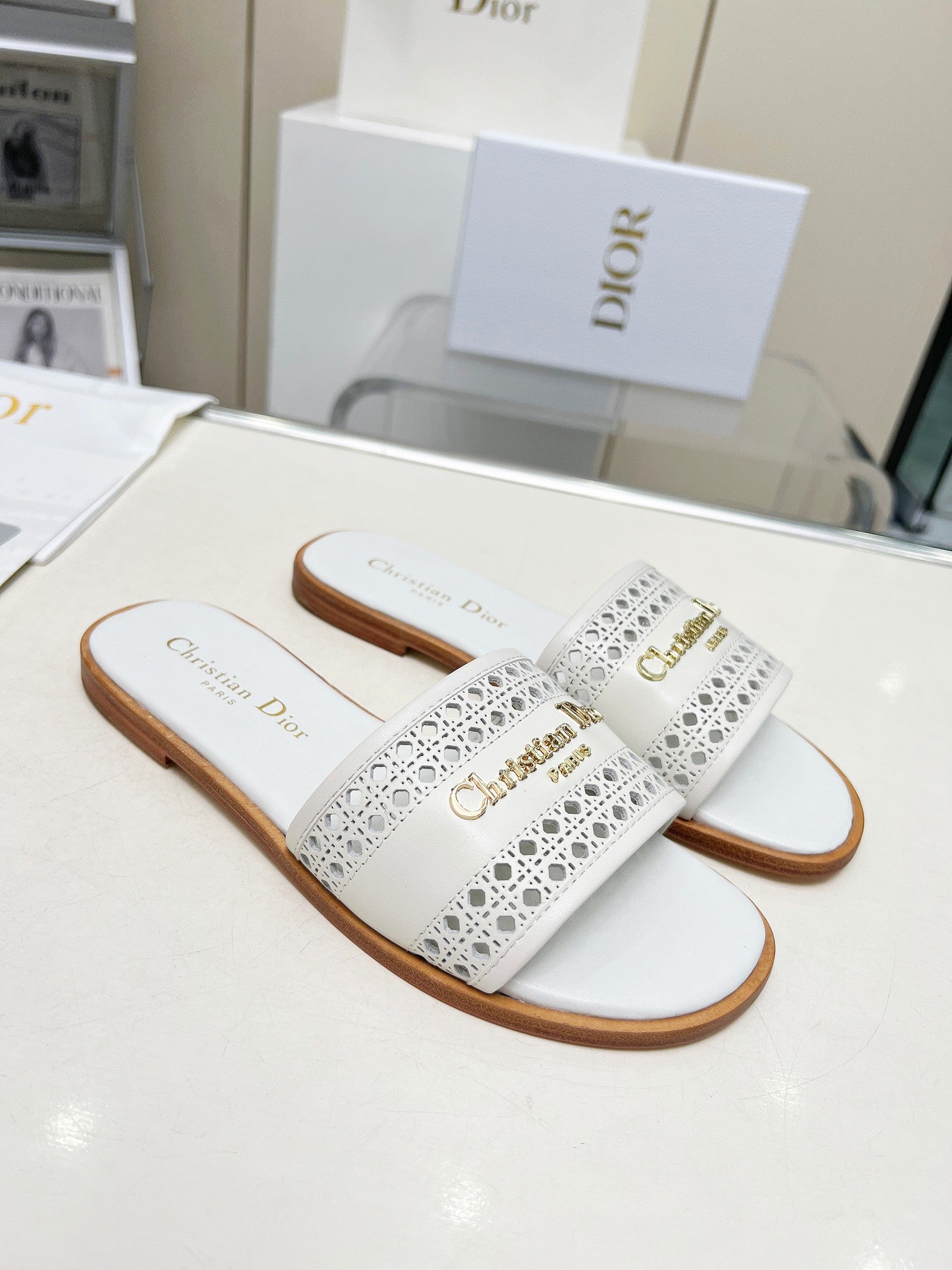 CD 25 D-Lane Slide Calfskin