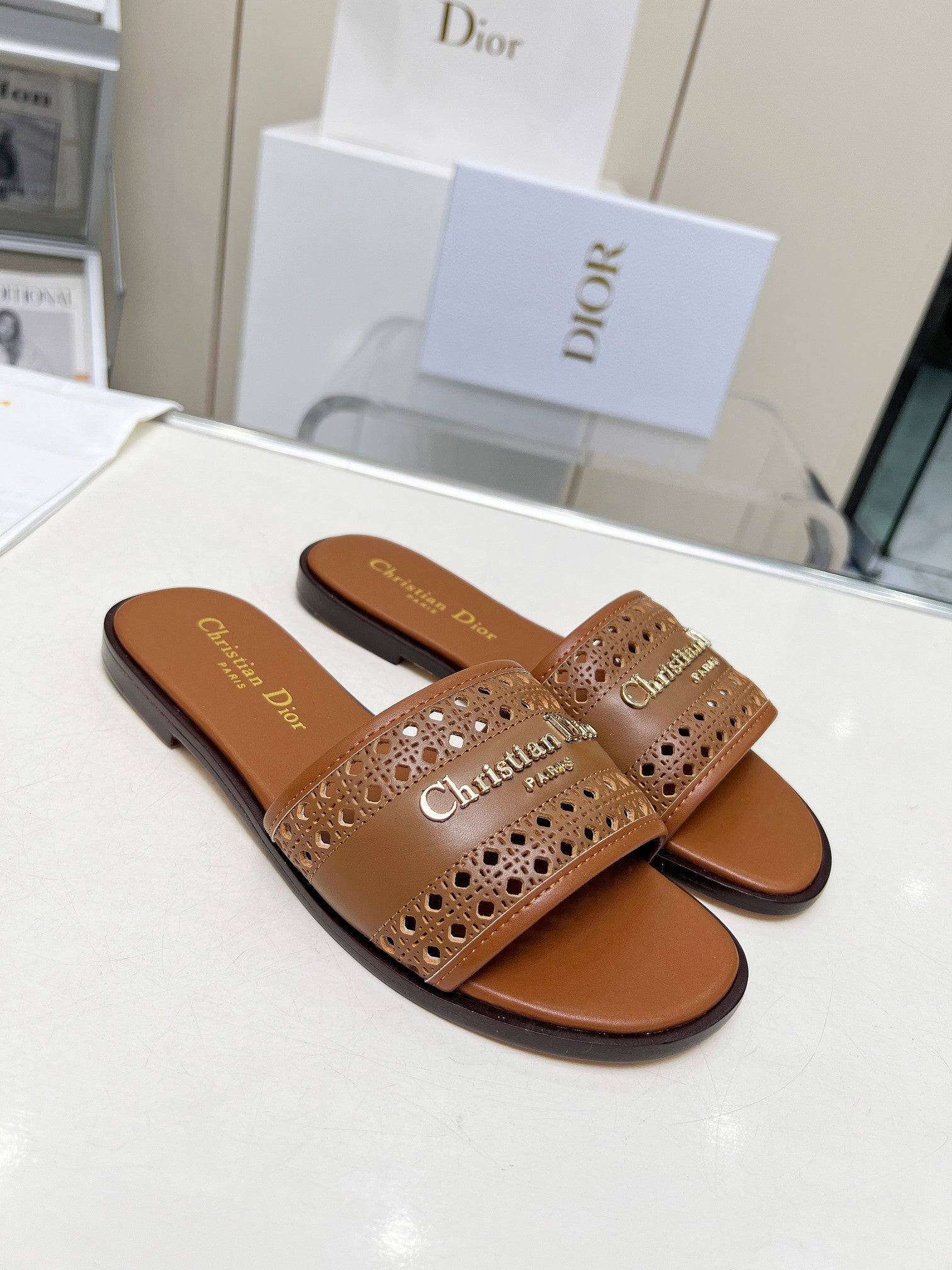 CD 25 D-Lane Slide Calfskin