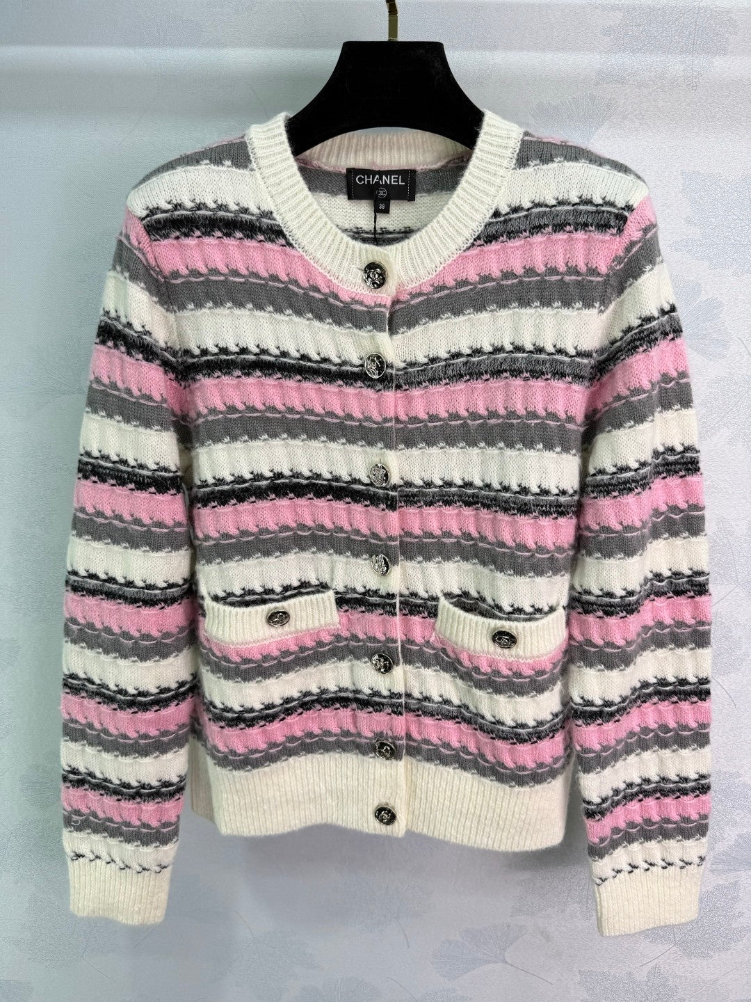 Chanel 25 Cardigan Pink and White Wool 308025